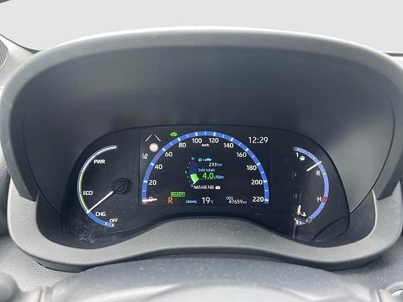 Toyota Yaris Cross 12 of 16