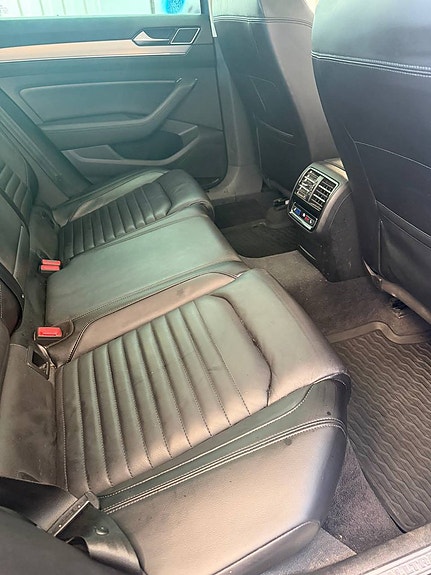 Volkswagen Passat Alltrack 11 of 15