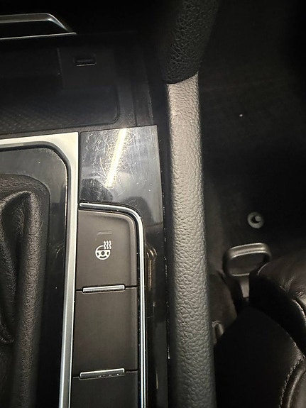 Volkswagen Passat Alltrack 14 of 15