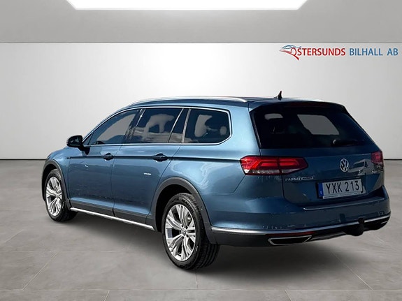 Volkswagen Passat Alltrack 7 of 15