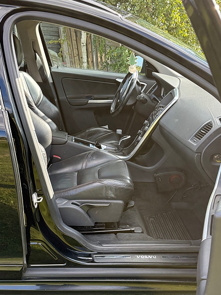 Volvo XC60 5 of 7