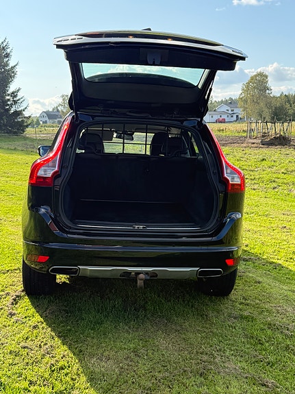 Volvo XC60 3 of 7