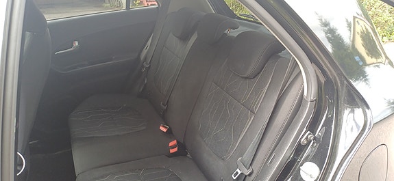 Kia Picanto 2 of 7
