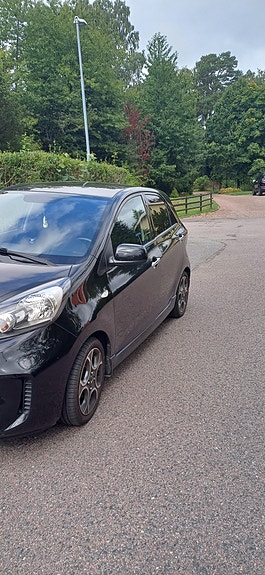 Kia Picanto 4 of 7