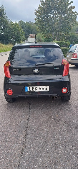 Kia Picanto 5 of 7