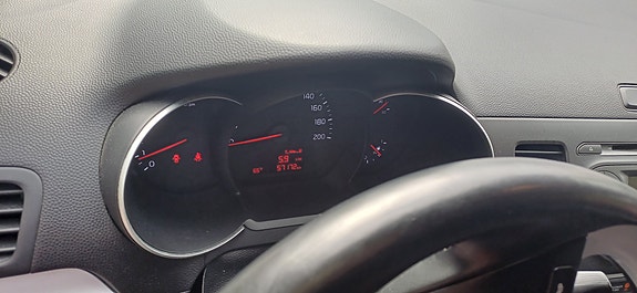 Kia Picanto 3 of 7