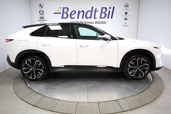 Mazda CX-6e 18 of 30