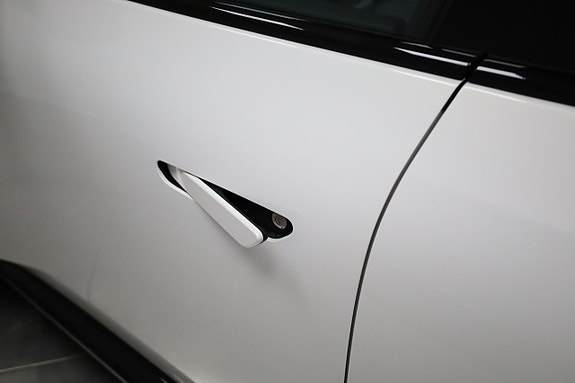 Mazda CX-6e 13 of 30