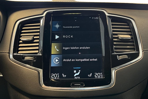 Volvo XC90 17 of 30