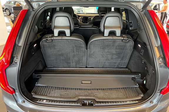 Volvo XC90 30 of 30
