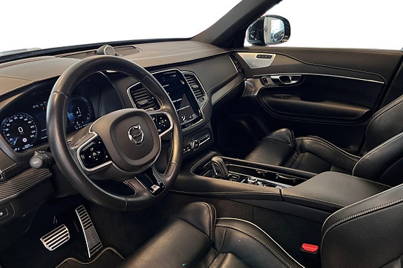 Volvo XC90 13 of 30