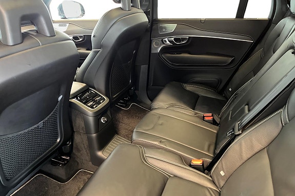 Volvo XC90 27 of 30