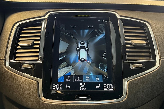 Volvo XC90 18 of 30