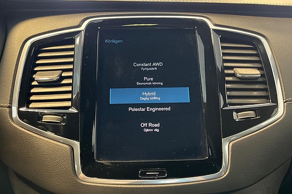 Volvo XC90 20 of 30
