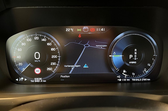 Volvo XC90 16 of 30