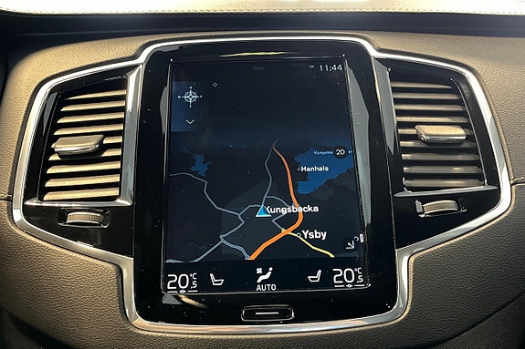 Volvo XC90 19 of 30
