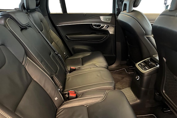 Volvo XC90 26 of 30