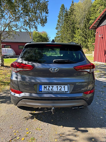 Hyundai Tucson 8 of 12