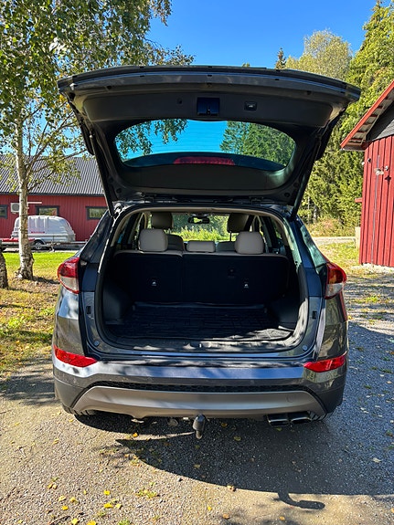 Hyundai Tucson 9 of 12