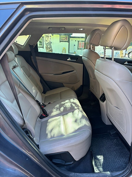 Hyundai Tucson 11 of 12