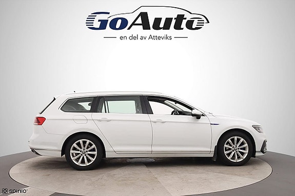 Volkswagen Passat 3 of 25