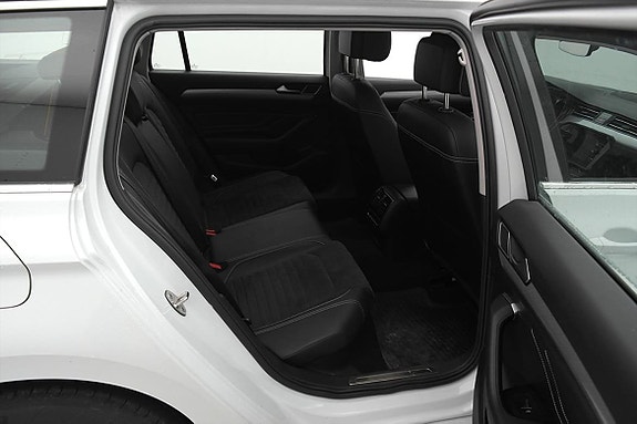 Volkswagen Passat 21 of 25