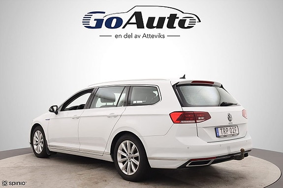 Volkswagen Passat 5 of 25