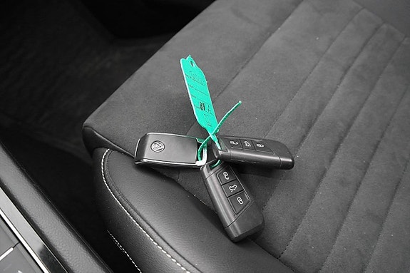 Volkswagen Passat 24 of 25