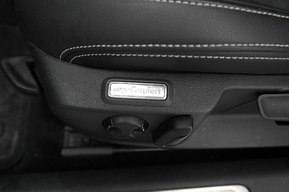 Volkswagen Passat 18 of 25