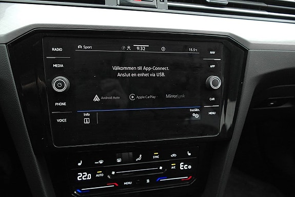 Volkswagen Passat 17 of 25