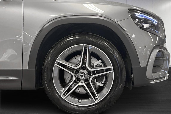 Mercedes-Benz GLB220 d 6 of 24