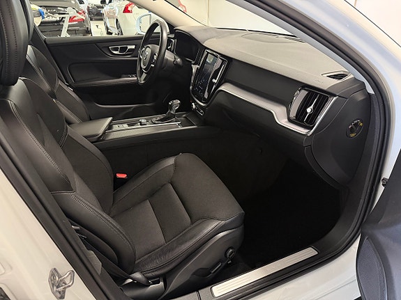 Volvo V60 7 of 13