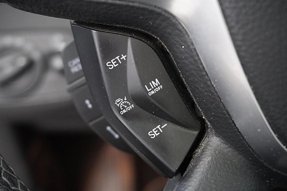Ford Kuga 10 of 15