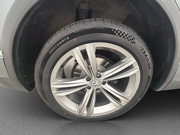 Volkswagen Tiguan Allspace 28 of 30