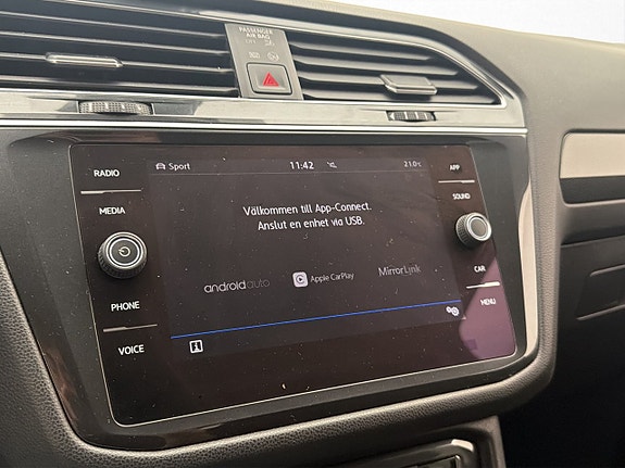 Volkswagen Tiguan Allspace 14 of 30