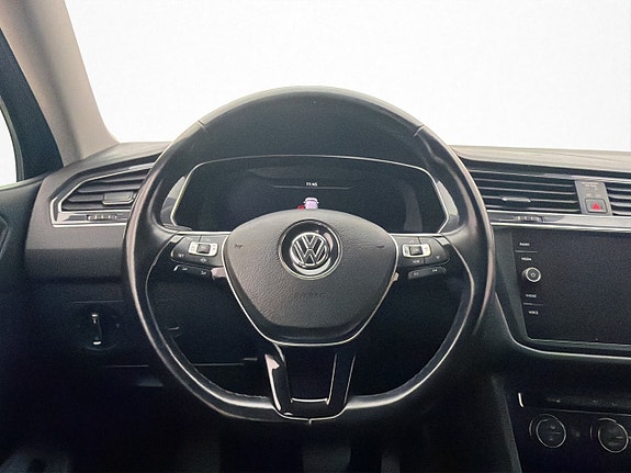 Volkswagen Tiguan Allspace 11 of 30