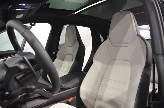 Porsche Cayenne 11 of 22