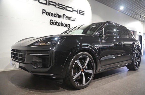 Porsche Cayenne 8 of 22