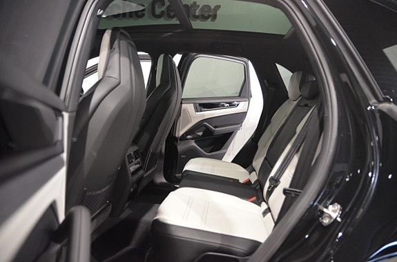 Porsche Cayenne 14 of 22