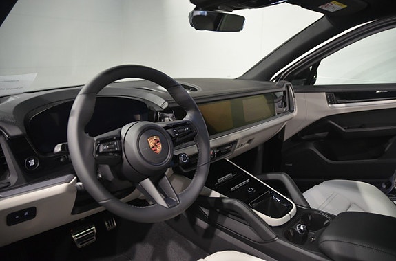 Porsche Cayenne 12 of 22