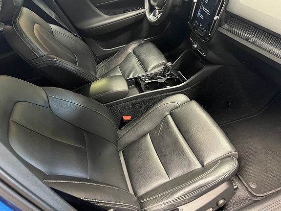 Volvo XC40 9 of 19