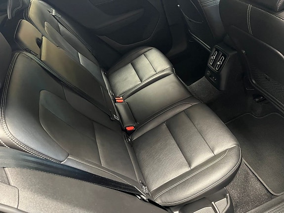 Volvo XC40 8 of 19