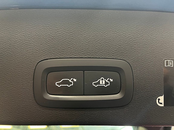 Volvo XC40 7 of 19