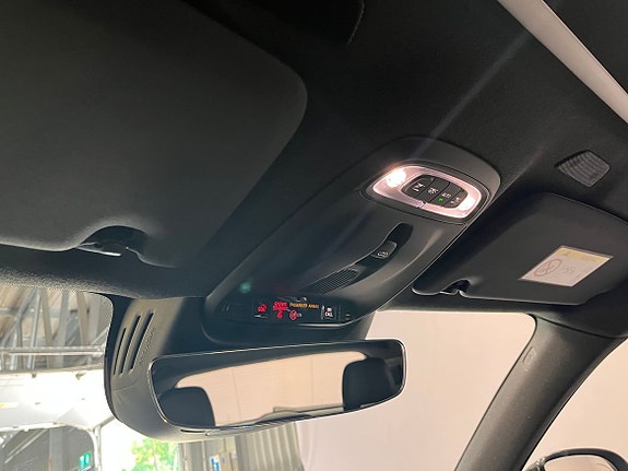 Volvo XC40 17 of 19