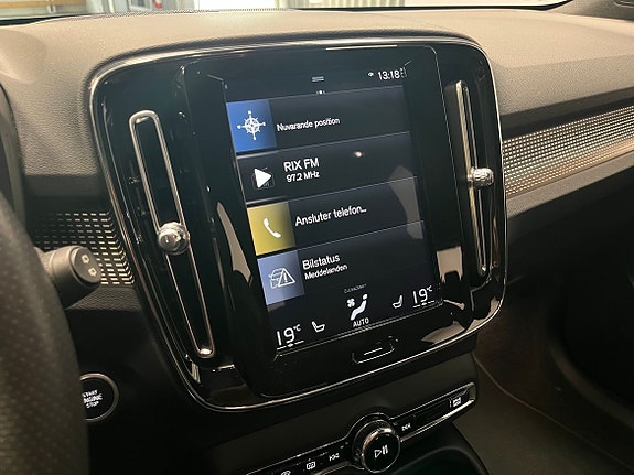 Volvo XC40 15 of 19