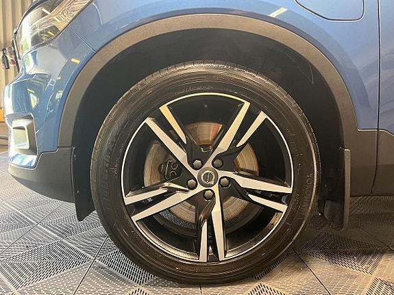 Volvo XC40 11 of 19