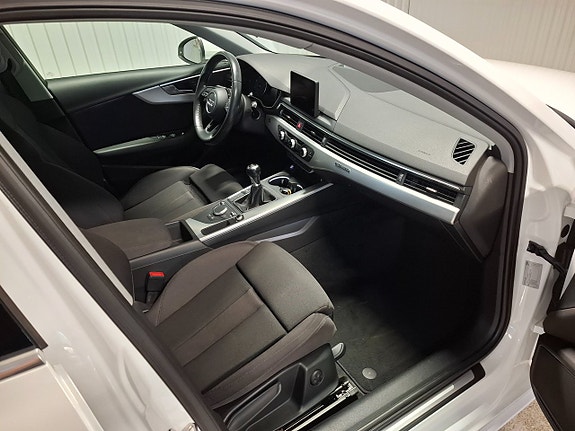 Audi A4 11 of 15