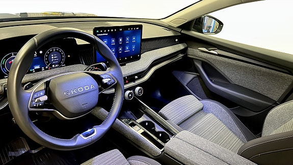 Skoda Superb 7 of 25
