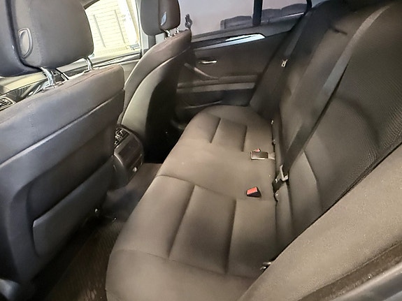 BMW 520d 8 of 16