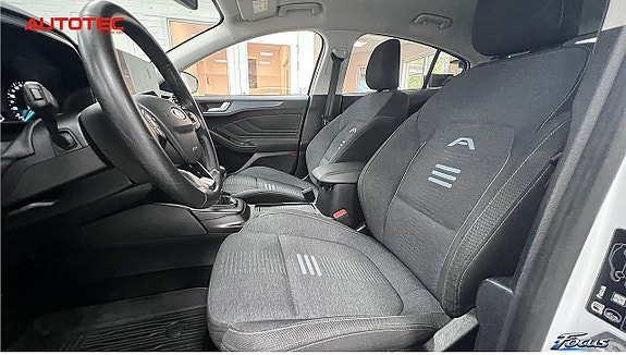 Ford Focus 13 of 23